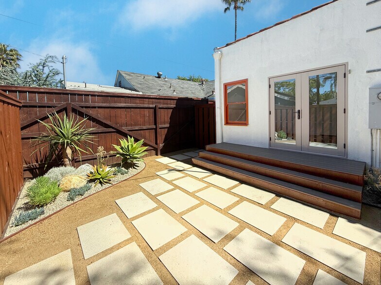 Building Photo - 3226 Glenhurst Ave