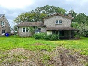 Building Photo - 1914 Capri Dr