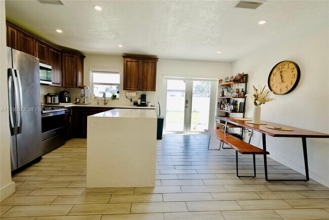 Building Photo - 14515 SW 105th Ct