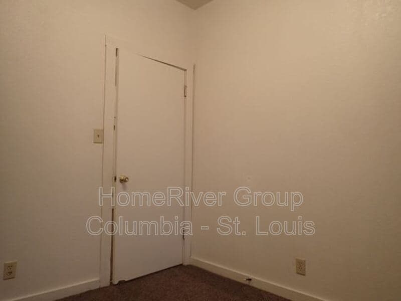 Building Photo - 900 Dockery St