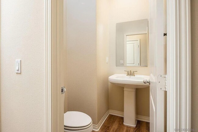 Building Photo - 518 Surfbird Ln