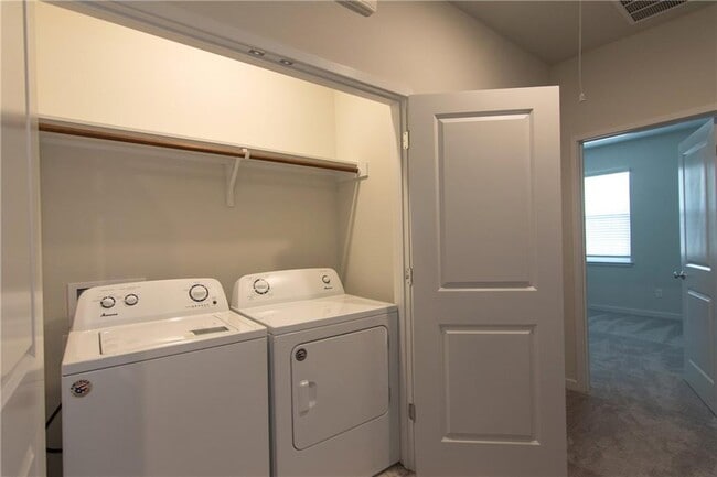 Building Photo - 391 W South St