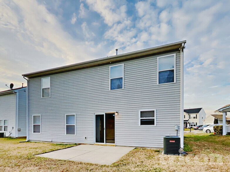 Building Photo - 9108 Old Ash Ct