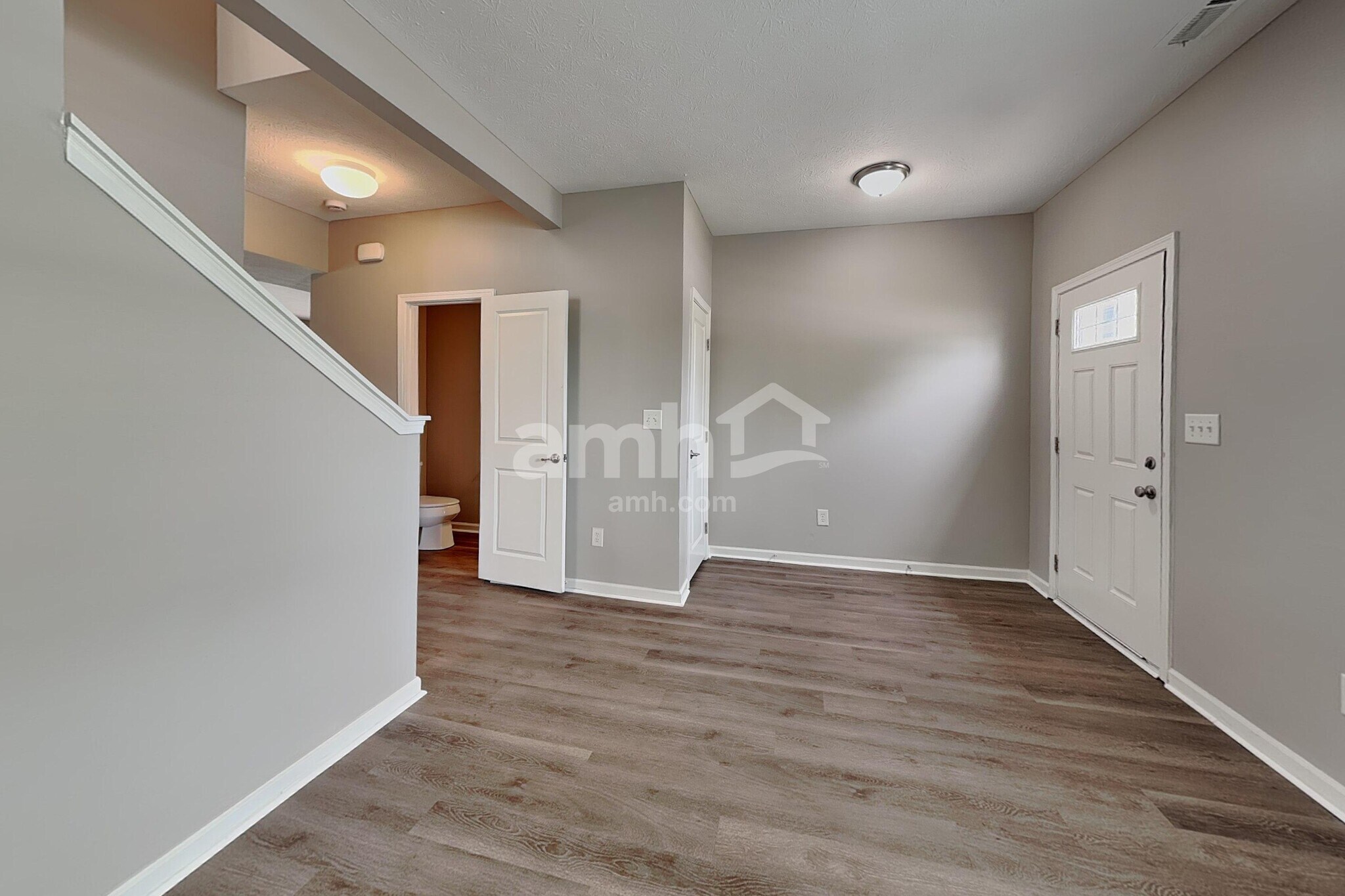 Building Photo - 676 Classic Ln