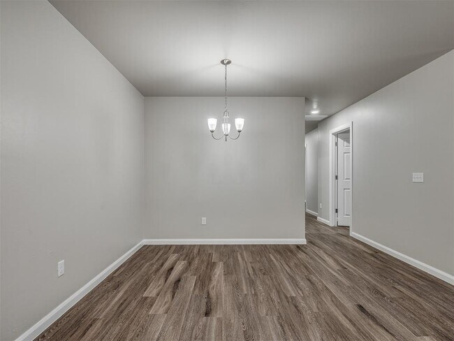 Building Photo - 206 Gray St