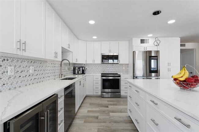 Building Photo - 1390 Gulf Blvd