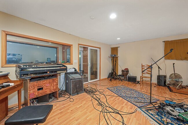 Building Photo - 16832 Alice Way