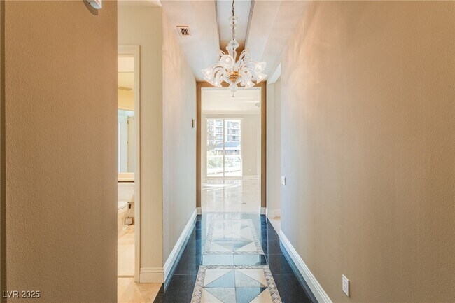 Building Photo - 2857 Paradise Rd