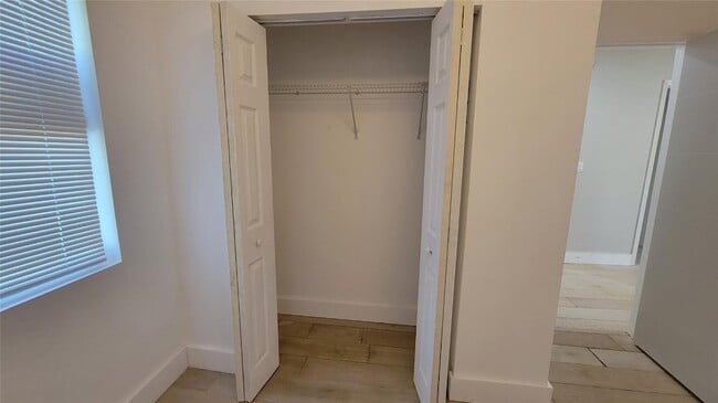 Building Photo - 512 NW 15th Terrace