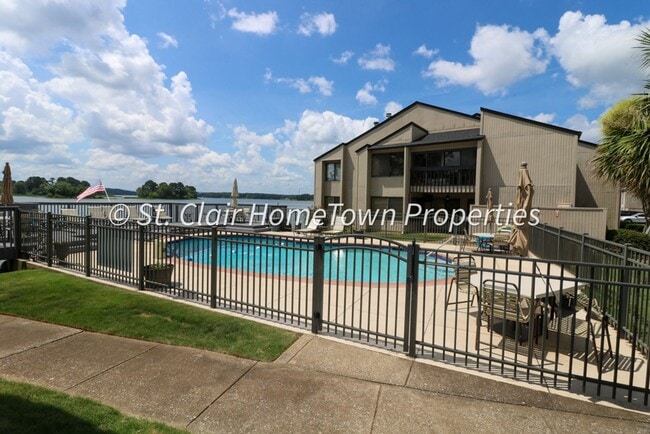 Building Photo - Upstairs Unit on Logan Martin Lake
