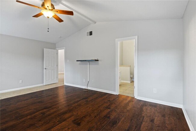 Building Photo - 1904 Dayflower Trce