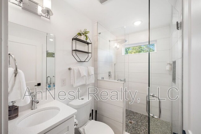 Building Photo - 1458 Beecher St SW