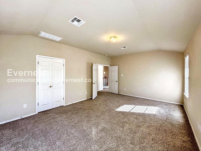 Building Photo - 3505 Fitzroy Ave