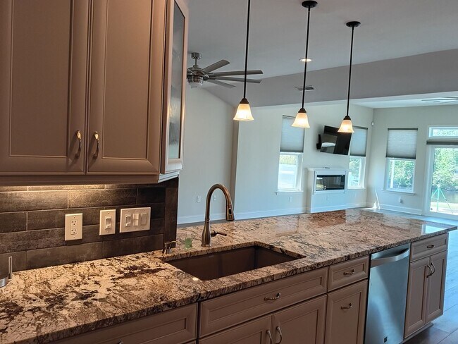 Building Photo - BRIDGEPORT