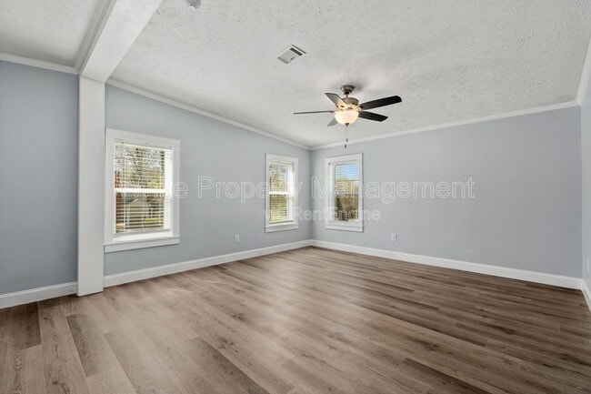 Building Photo - 326 Belton Ave