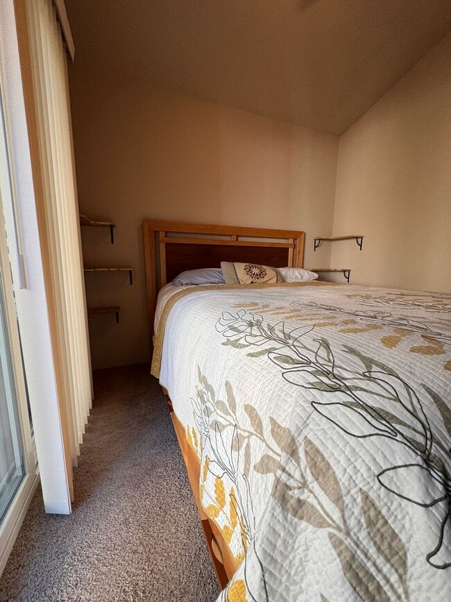 Building Photo - BRING YOUR ATV - JUST MINUTES FROM THE DUNES!