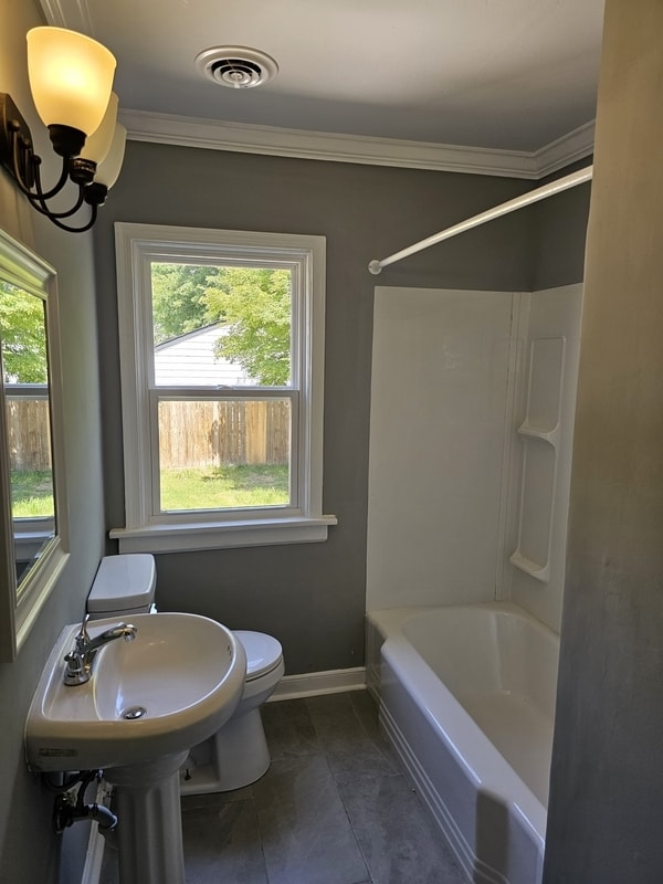 Building Photo - 132 N Beech Ave