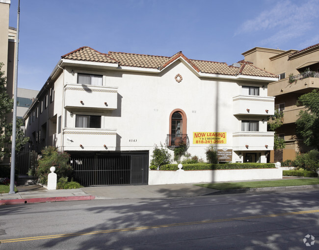 Primary Photo - 4143 Cahuenga Blvd