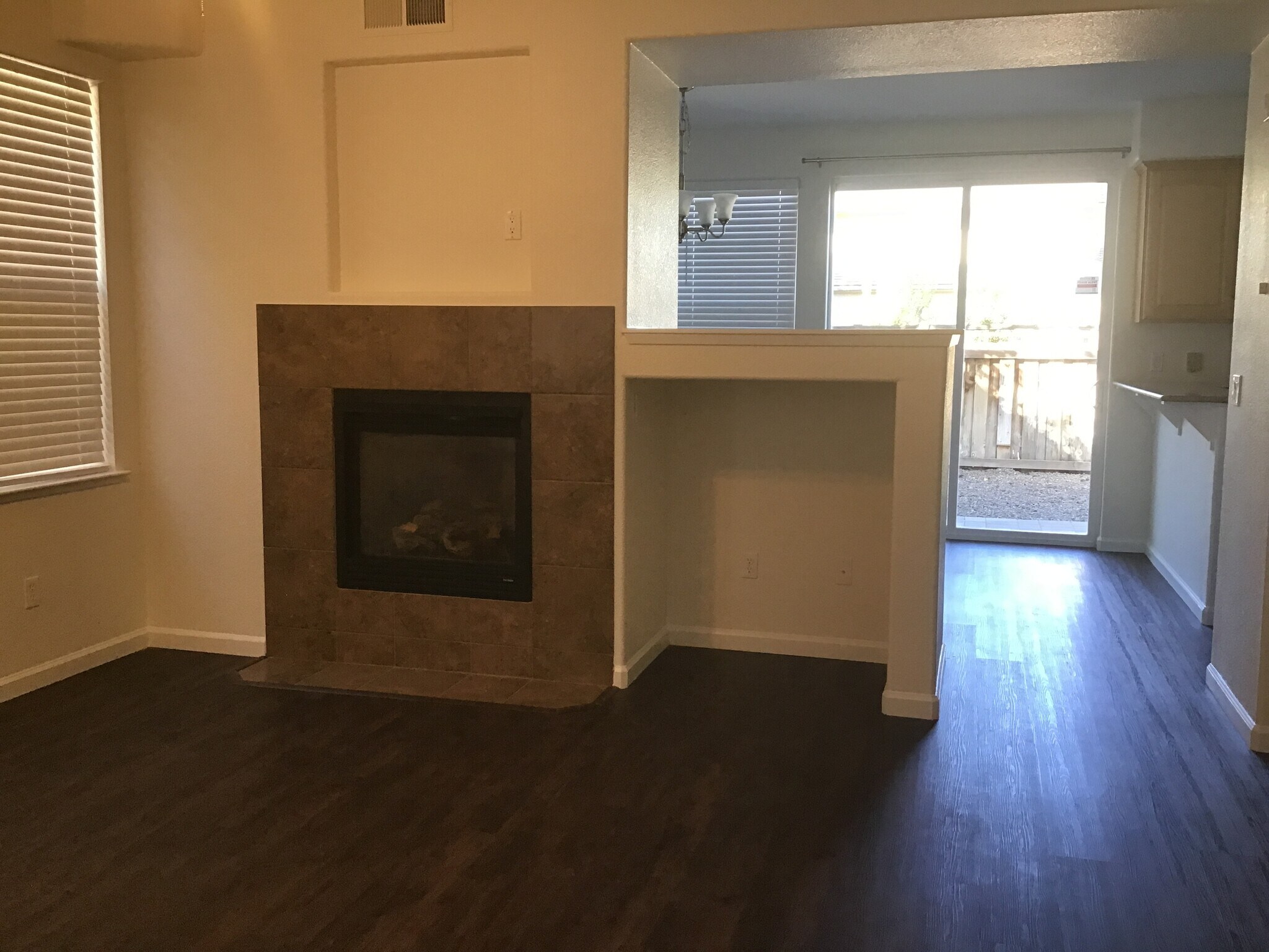 Building Photo - 3976 Dominus Dr