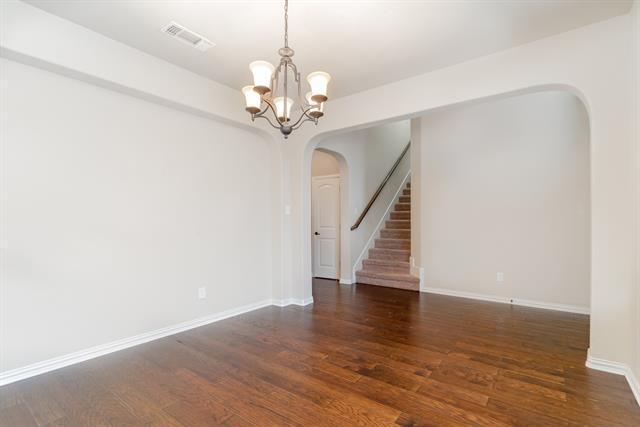 Building Photo - 928 Albany Dr