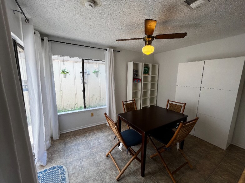 Building Photo - 13632 Garden Grove Ct