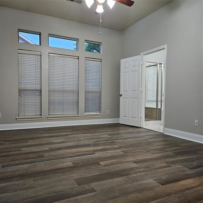 Building Photo - 13043 Sweetgum Shores Dr