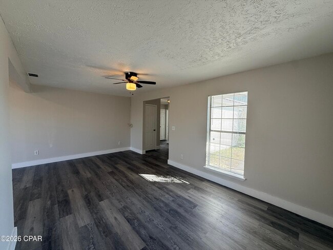 Building Photo - 6615 Enzor St