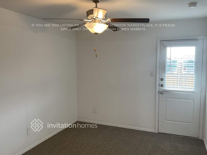 Building Photo - 3220 Crestone Dr