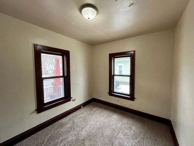 Building Photo - 1335 Prospect Ave