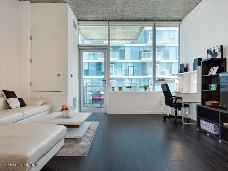 Building Photo - 1345 S Wabash Ave