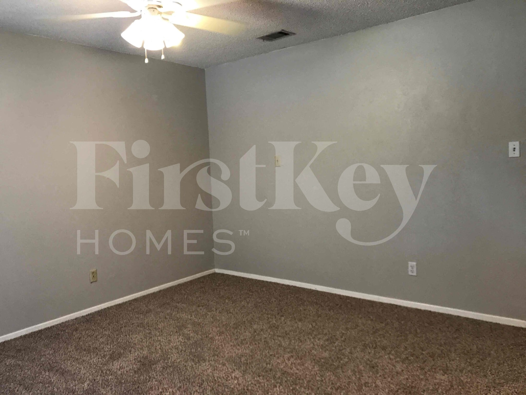 Building Photo - 2710 Peachtree Ln