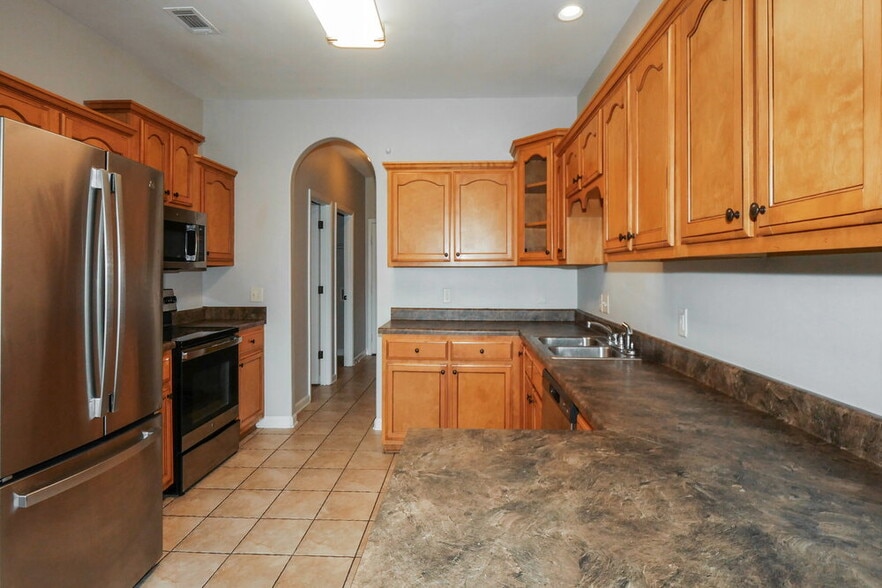Building Photo - 1457 Sawmill Creek Ln