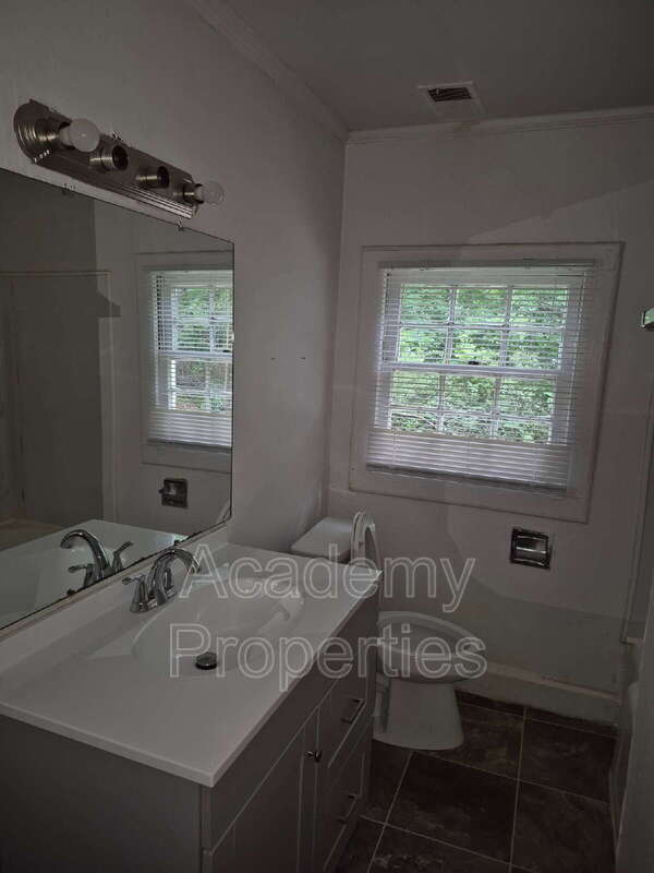 Building Photo - 106 Shields Rd