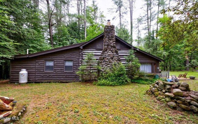 Building Photo - 33 Chuckwagon Trail