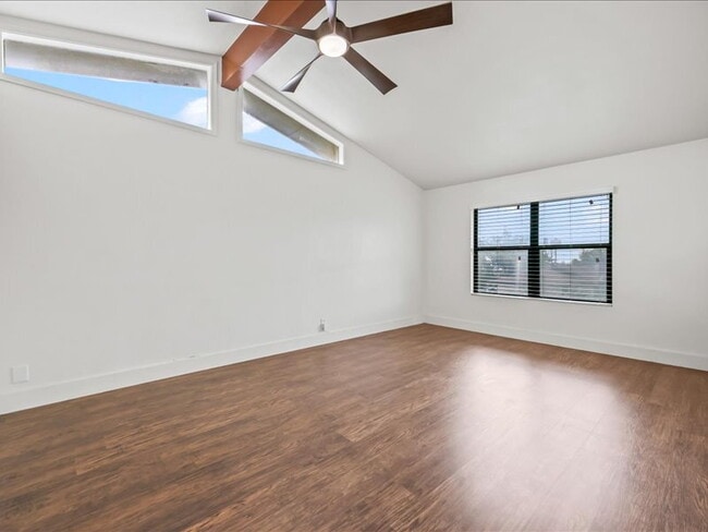 Building Photo - Spacious 3-Bedroom Home Near Medical Cente...