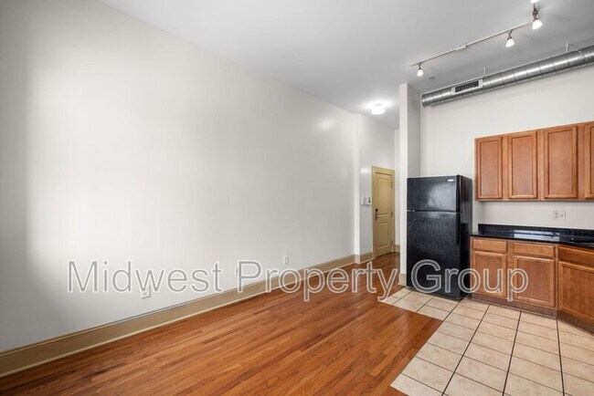 Building Photo - 4244 Chouteau Ave