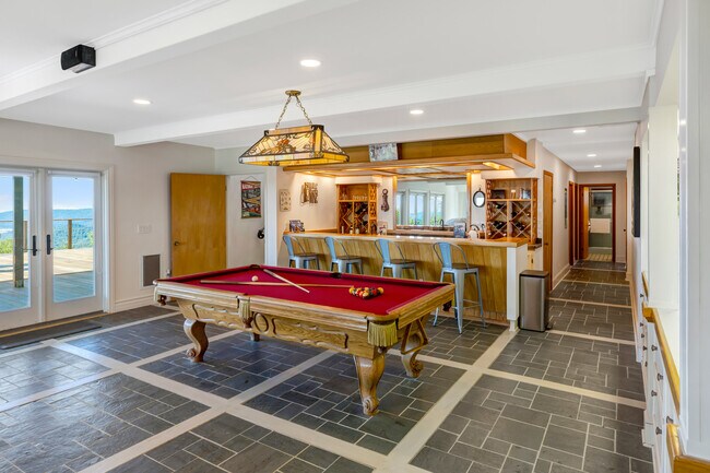 Building Photo - 22533 Majestic Dr