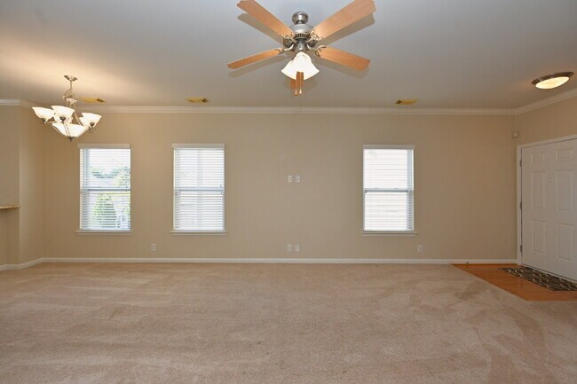 Building Photo - 2 BR Harbor Village Condo