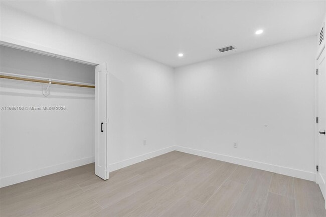 Building Photo - 1293 SW 22nd Ave