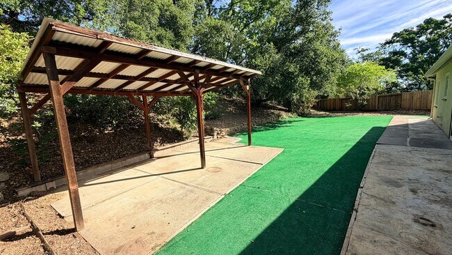 Building Photo - Pleasant Hill! Beautiful remolded 3 bedroom 1 bath single family home excellent neighborhood!