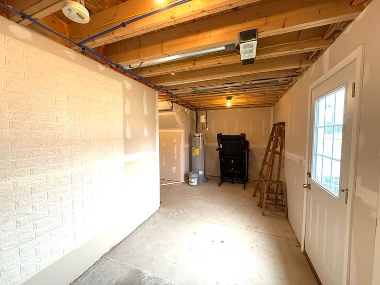 Building Photo - 114 Slate Ridge Dr