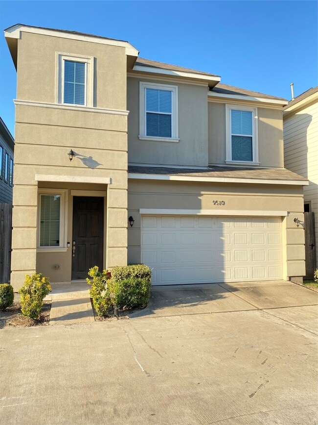 Building Photo - 9510 Cedarpost Square St