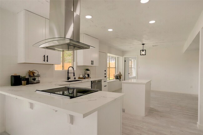 Building Photo - 7926 Windy Creek Dr