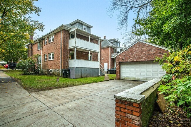 Building Photo - 3 Portina Rd