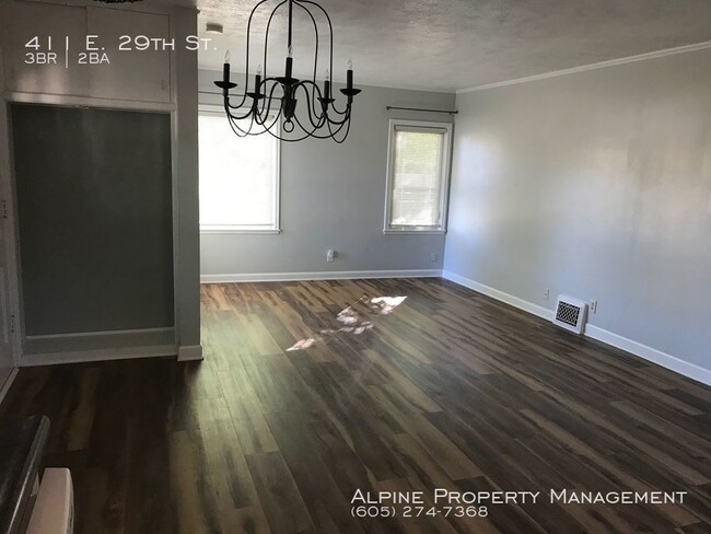 Building Photo - 3 Bed/2 Bath Home Near McKennan Park!