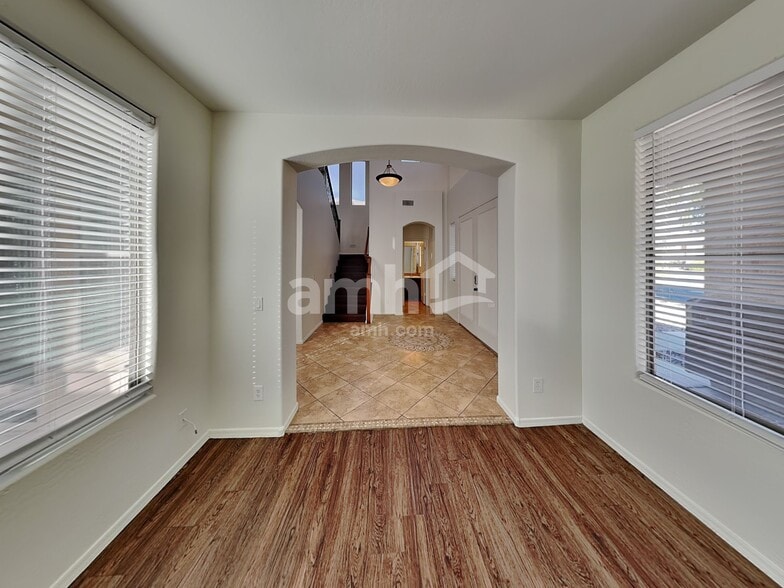 Building Photo - 14223 W Jenan Dr