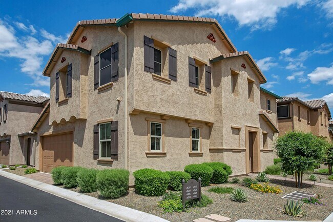 Building Photo - 4634 E Tierra Buena Ln