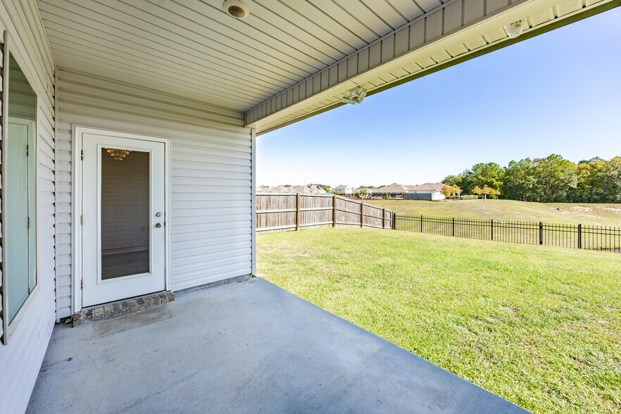 Building Photo - 4635 Mendocino Way