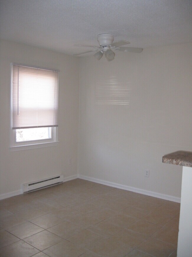 Building Photo - 1313 W 26th St