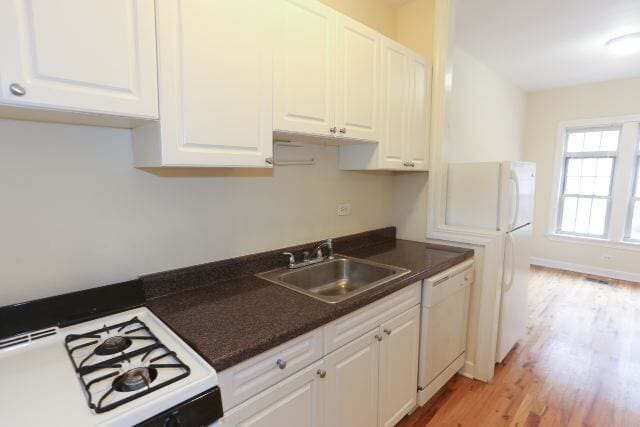 Building Photo - 714 W Barry Ave